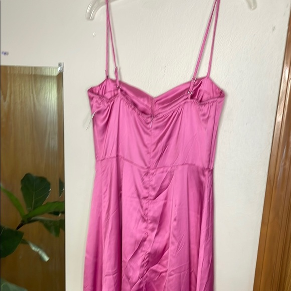 Elegant Pink Spaghetti Strap Dress - Picture 6 of 7